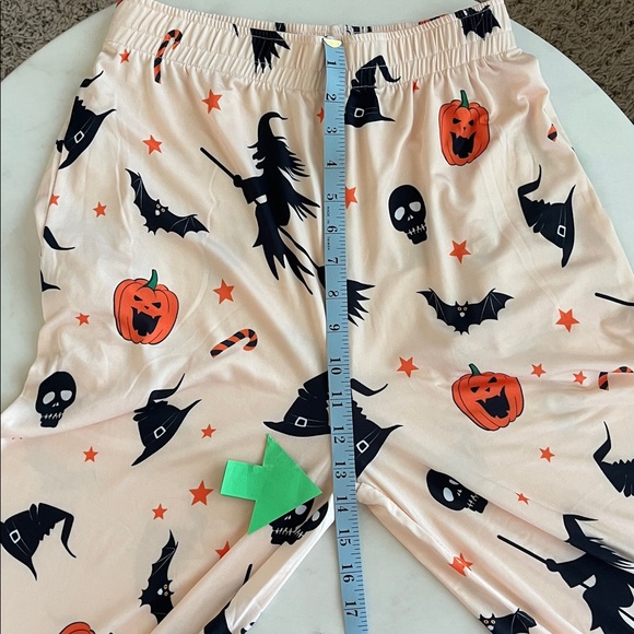 Halloween Themed Pajama Set Small Long Sleeve Shirt Pants Collared Pockets - Picture 15 of 15
